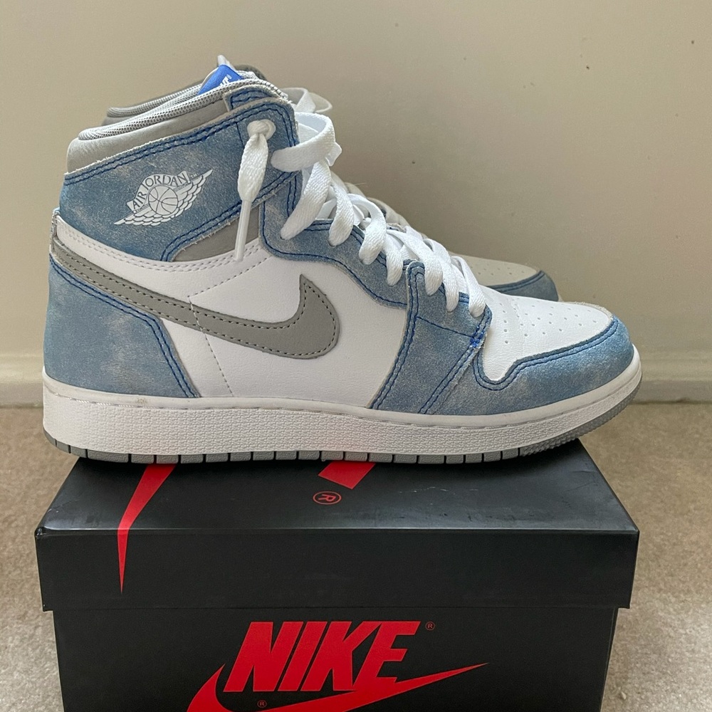 Nike - Picture 5 of 8